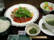 昼食(クリックで拡大)